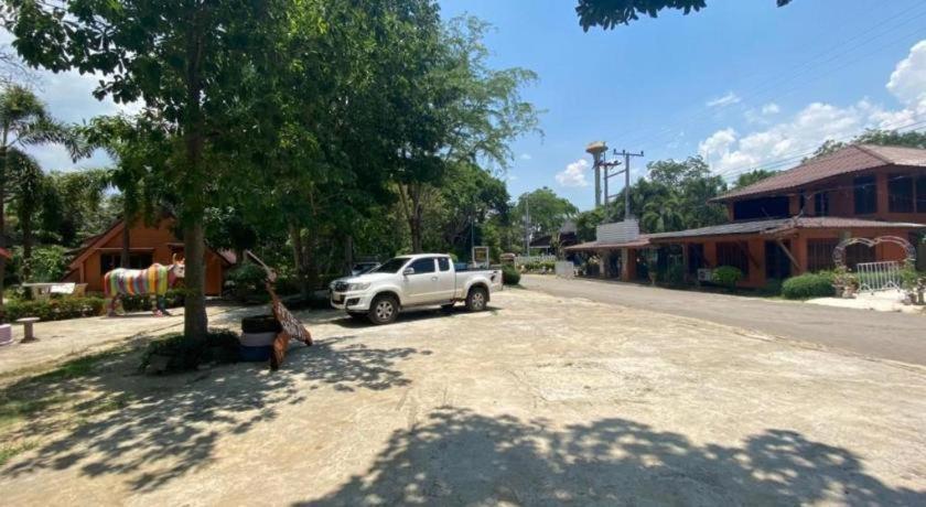 Отель Oyo 966 Boss Khaoyai Ban Bung Toei Экстерьер фото