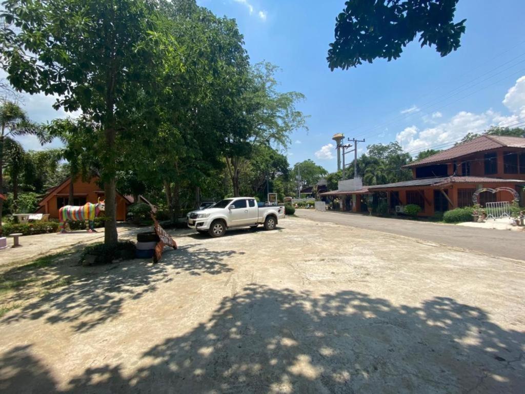 Отель Oyo 966 Boss Khaoyai Ban Bung Toei Экстерьер фото