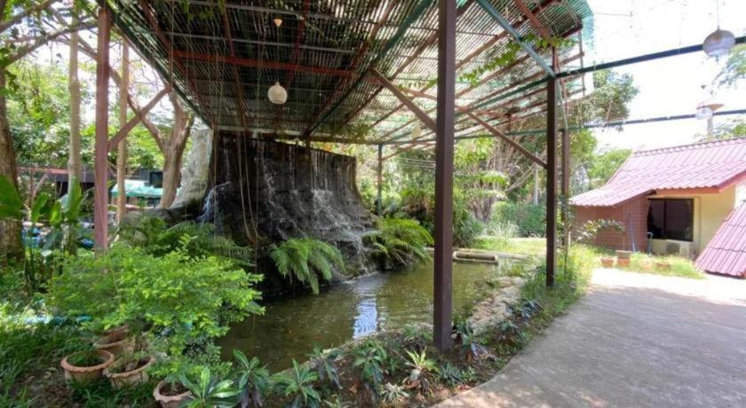 Отель Oyo 966 Boss Khaoyai Ban Bung Toei Экстерьер фото